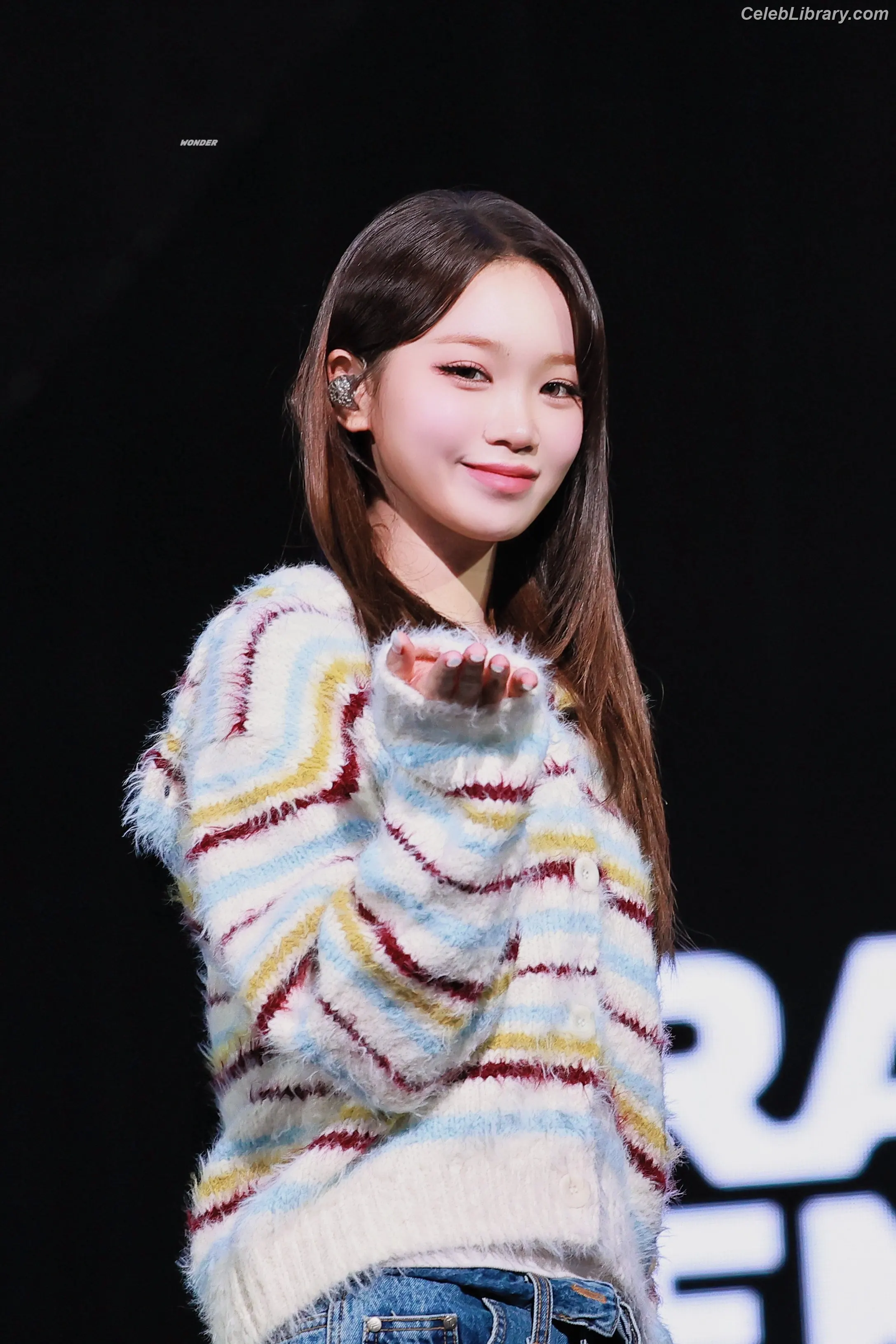 Kim Chaewon 김채원 [Le Sserafim] photo 16 of 2309