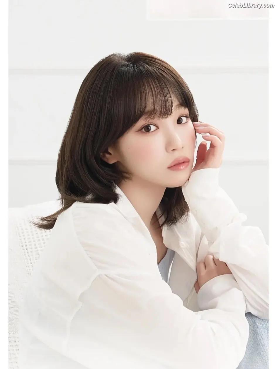 Kim Chaewon 김채원 [Le Sserafim] photo 24 of 2309