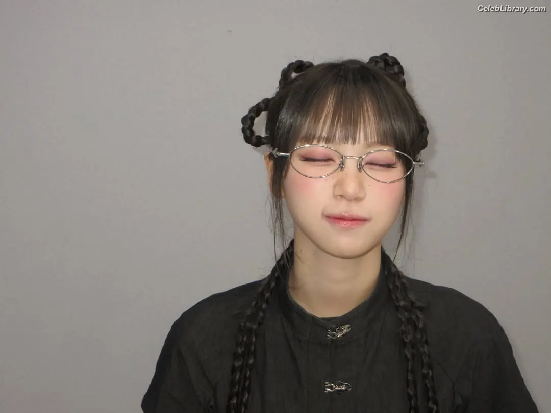 Kim Chaewon 김채원 [Le Sserafim] photo 13 of 2309