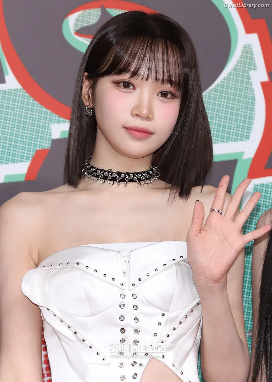 Kim Chaewon 김채원 [Le Sserafim] photo 15 of 2309