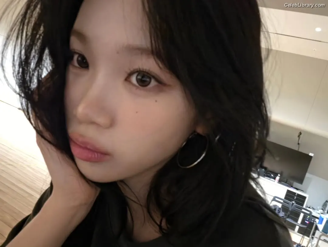 Kim Chaewon 김채원 [Le Sserafim] photo 16 of 2309