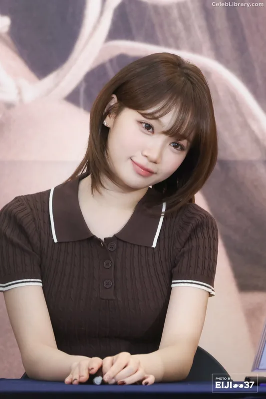 Kim Chaewon 김채원 [Le Sserafim] photo 2 of 2310