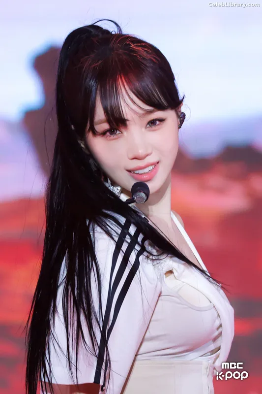Kim Chaewon 김채원 [Le Sserafim] photo 13 of 2310