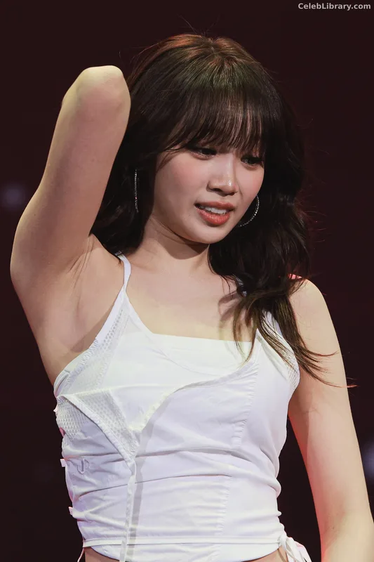 Kim Chaewon 김채원 [Le Sserafim] photo 14 of 2310