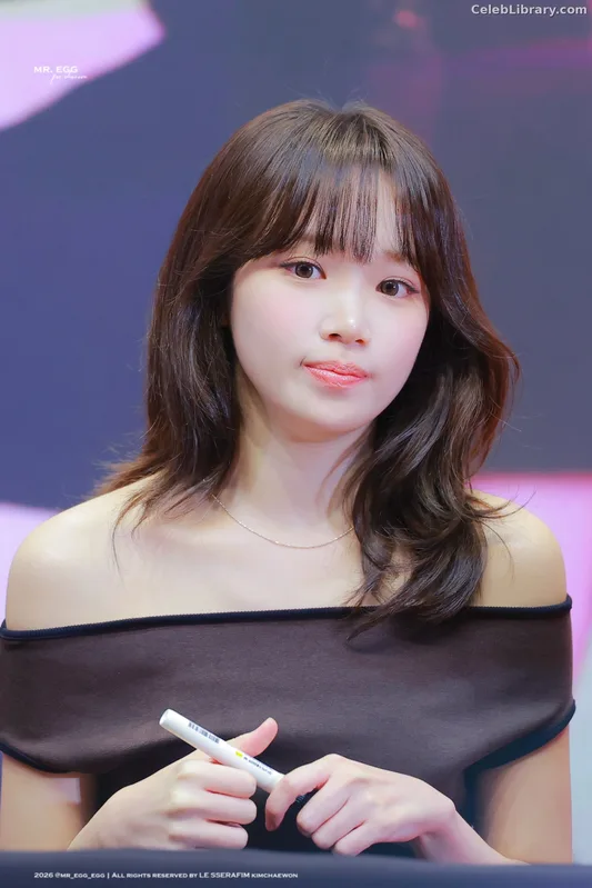 Kim Chaewon 김채원 [Le Sserafim] photo 24 of 2310