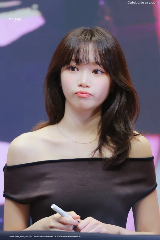 Kim Chaewon 김채원 [Le Sserafim] photo 23 of 2310