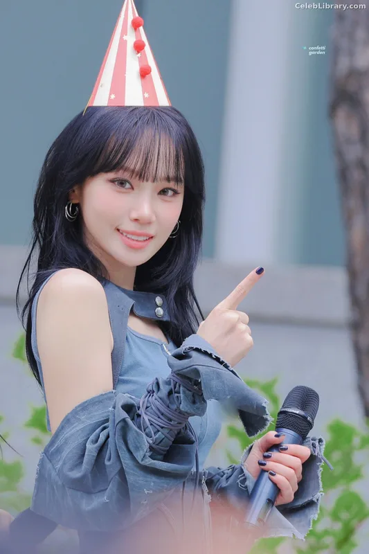 Kim Chaewon 김채원 [Le Sserafim] photo 23 of 2310