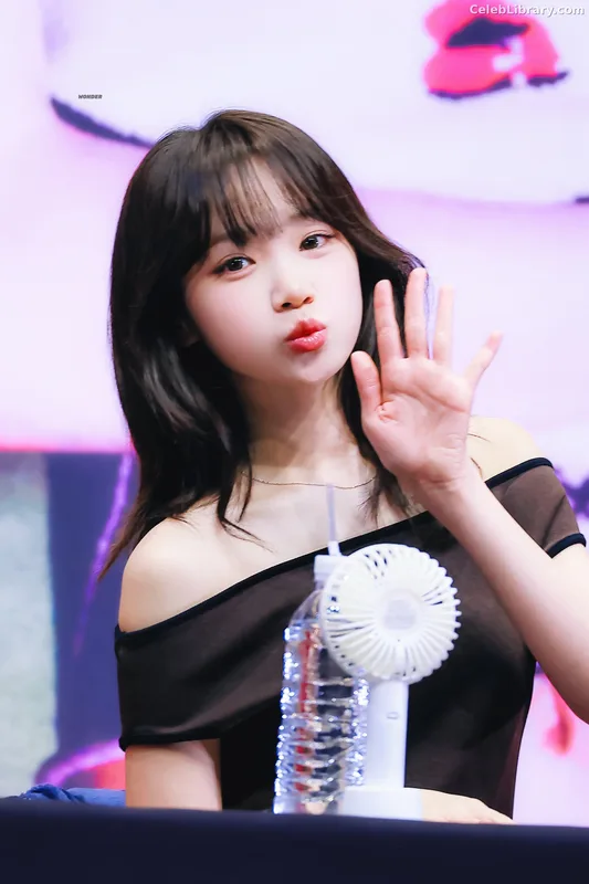Kim Chaewon 김채원 [Le Sserafim] photo 24 of 2310