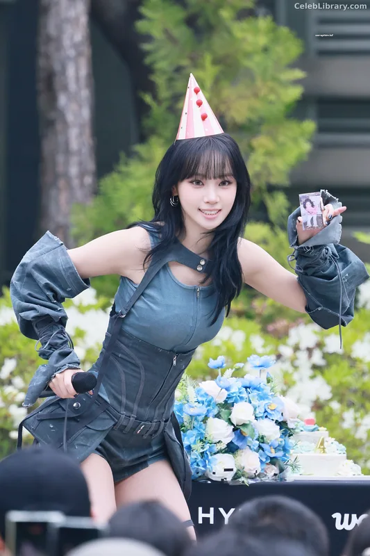 Kim Chaewon 김채원 [Le Sserafim] photo 6 of 2310