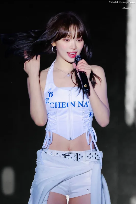Kim Chaewon 김채원 [Le Sserafim] photo 7 of 2310