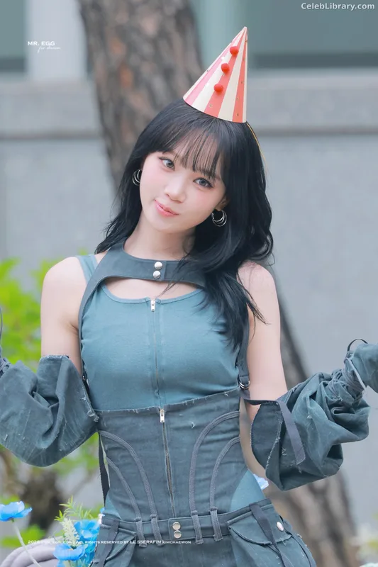 Kim Chaewon 김채원 [Le Sserafim] photo 19 of 2310
