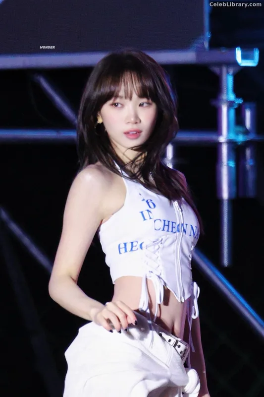 Kim Chaewon 김채원 [Le Sserafim] photo 20 of 2310