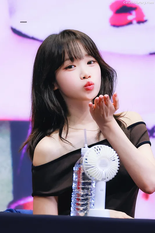 Kim Chaewon 김채원 [Le Sserafim] photo 15 of 2310