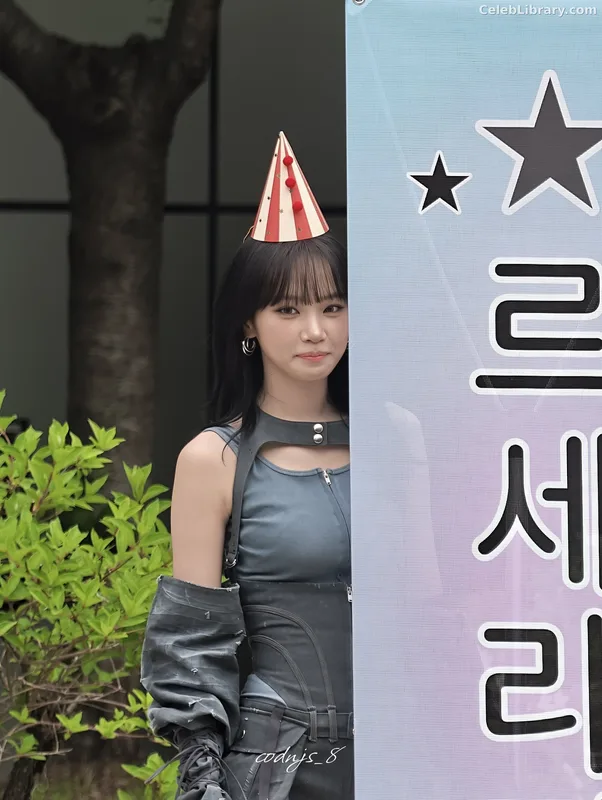 Kim Chaewon 김채원 [Le Sserafim] photo 1 of 2310