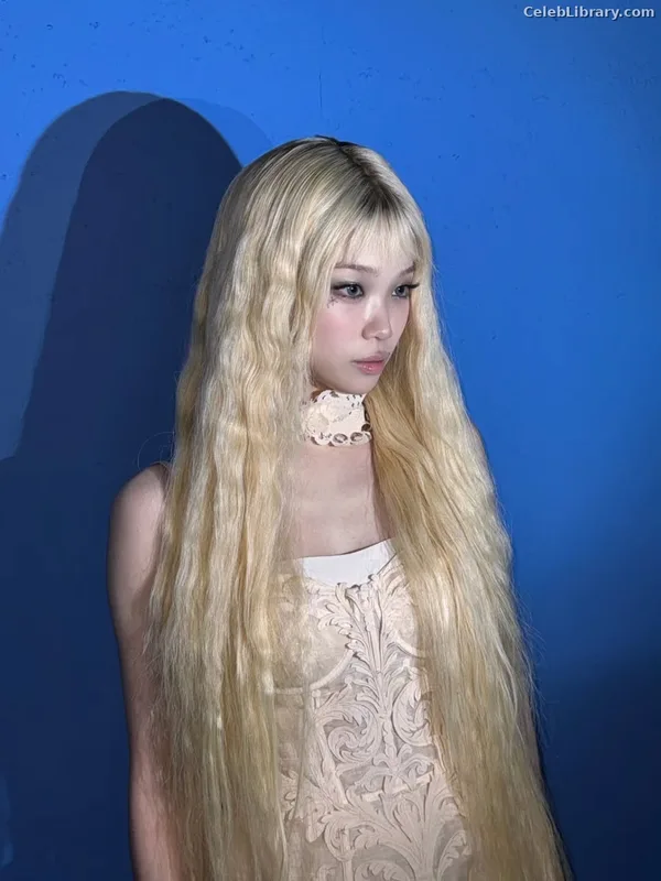 Kim Chaewon 김채원 [Le Sserafim] photo 18 of 2310