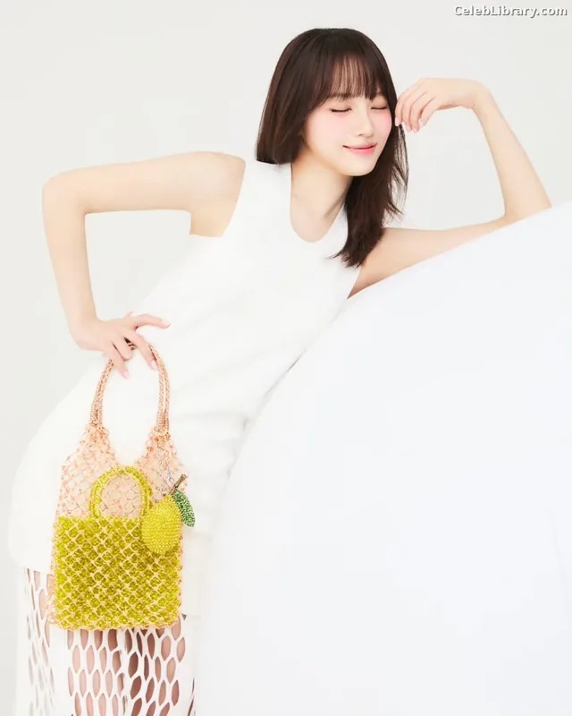 Kim Chaewon 김채원 [Le Sserafim] photo 21 of 2310
