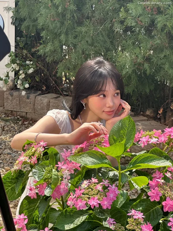 Kim Chaewon 김채원 [Le Sserafim] photo 5 of 2310