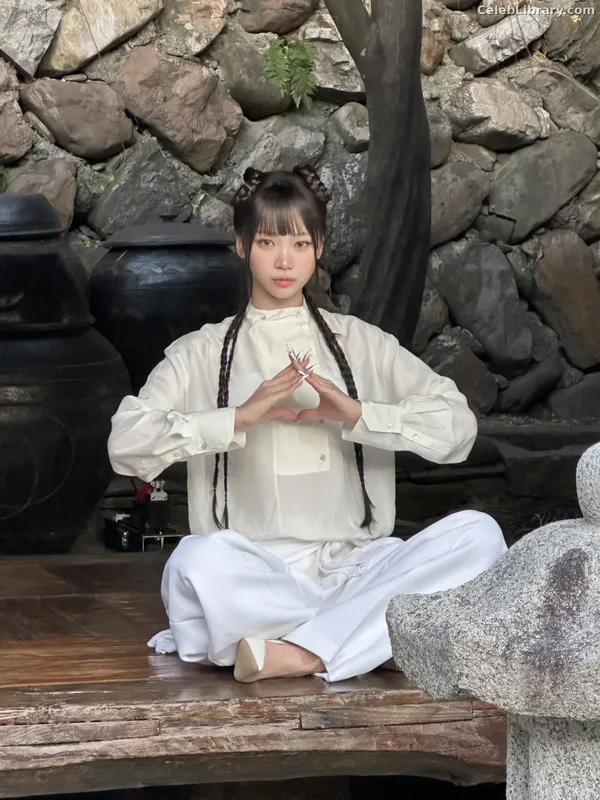 Kim Chaewon 김채원 [Le Sserafim] photo 3 of 2310