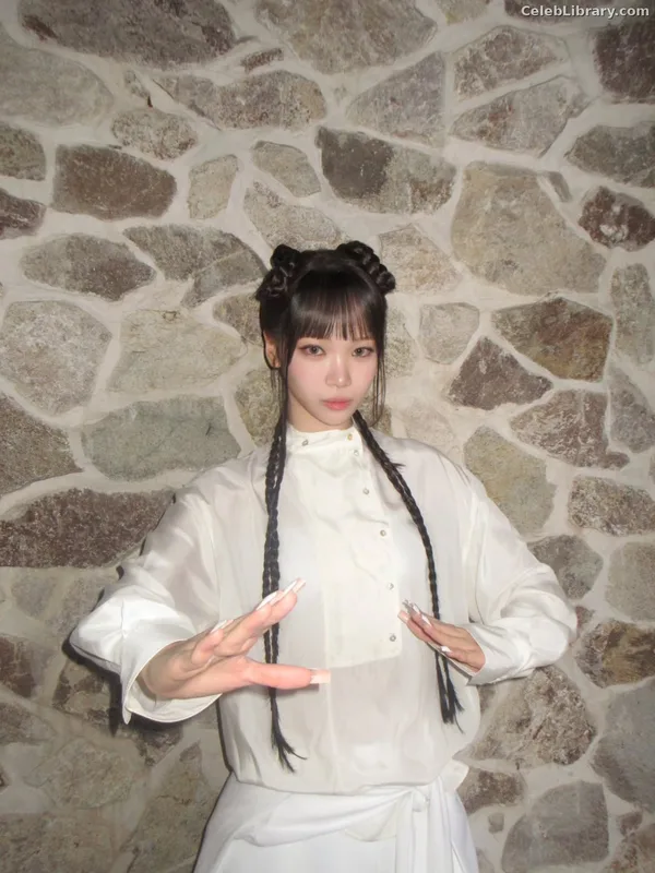 Kim Chaewon 김채원 [Le Sserafim] photo 6 of 2310