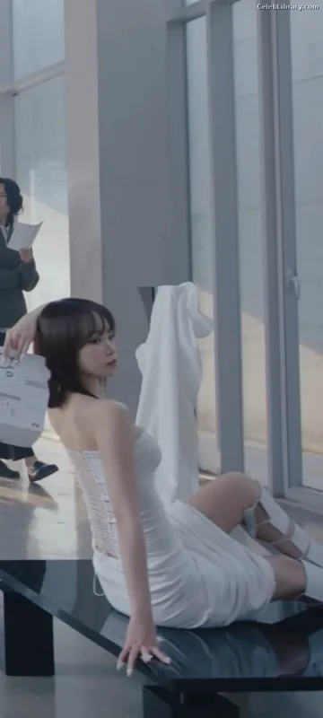 Kim Chaewon 김채원 [Le Sserafim] photo 15 of 2310