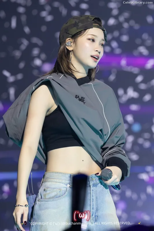 Kim Chaewon 김채원 [Le Sserafim] photo 13 of 2310