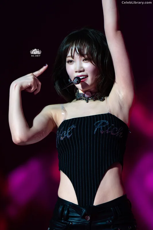 Kim Chaewon 김채원 [Le Sserafim] photo 15 of 2310