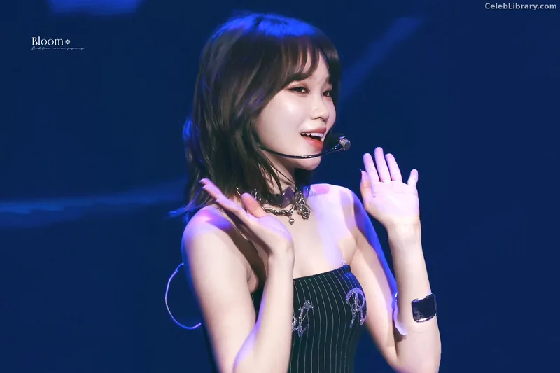 Kim Chaewon 김채원 [Le Sserafim] photo 17 of 2310