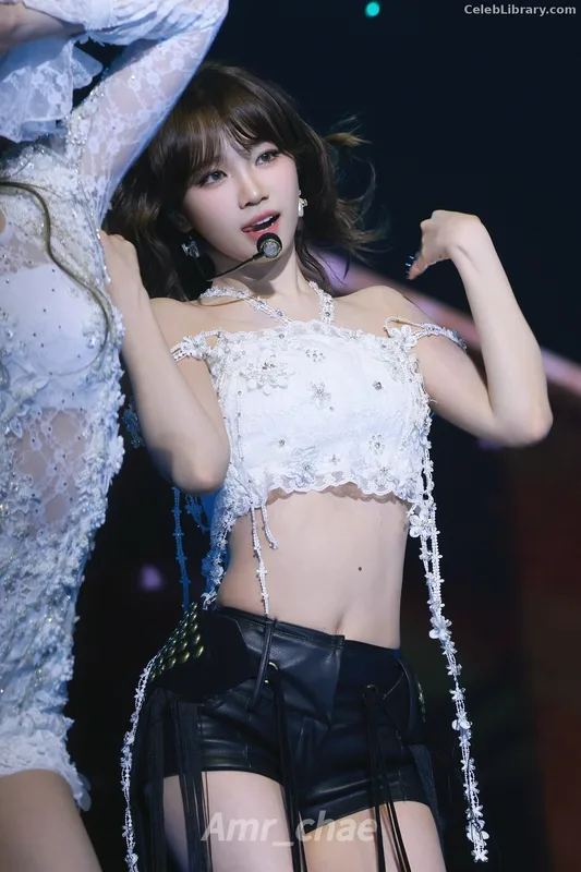 Kim Chaewon 김채원 [Le Sserafim] photo 3 of 2310