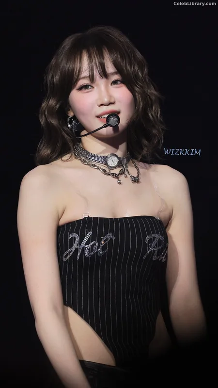 Kim Chaewon 김채원 [Le Sserafim] photo 5 of 2310