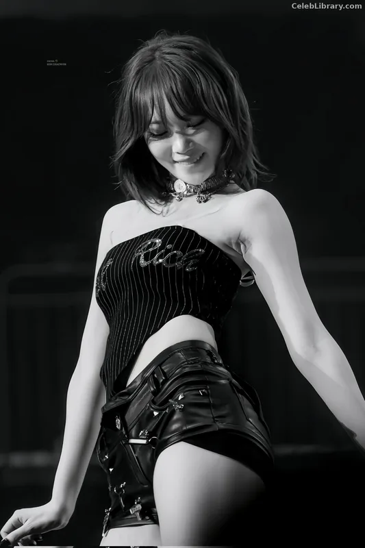 Kim Chaewon 김채원 [Le Sserafim] photo 7 of 2310