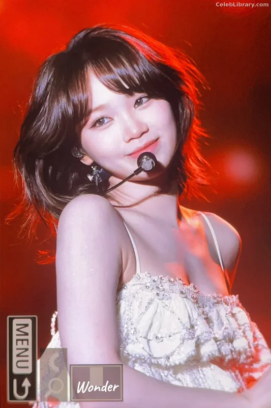 Kim Chaewon 김채원 [Le Sserafim] photo 11 of 2310