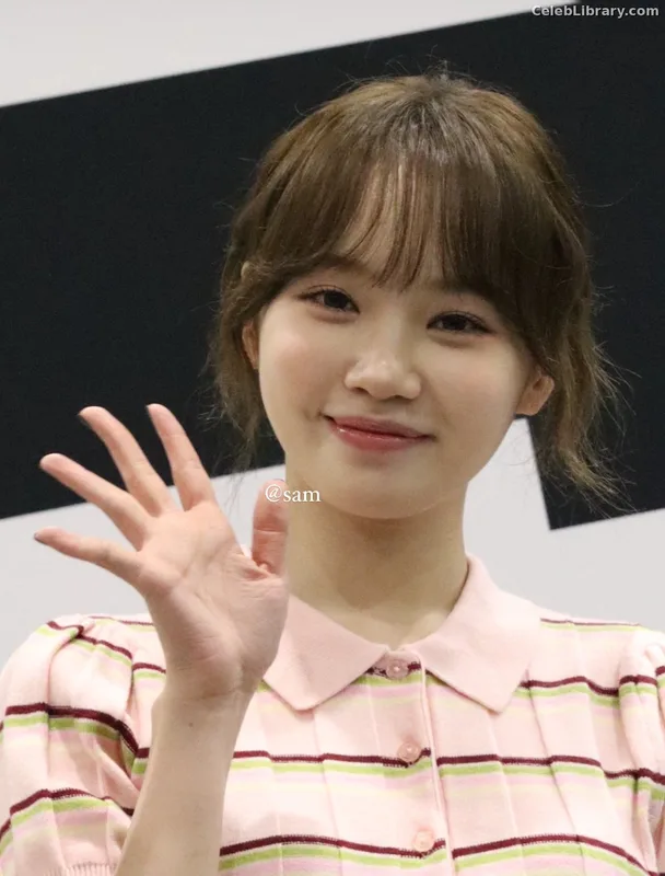 Kim Chaewon 김채원 [Le Sserafim] photo 11 of 2310
