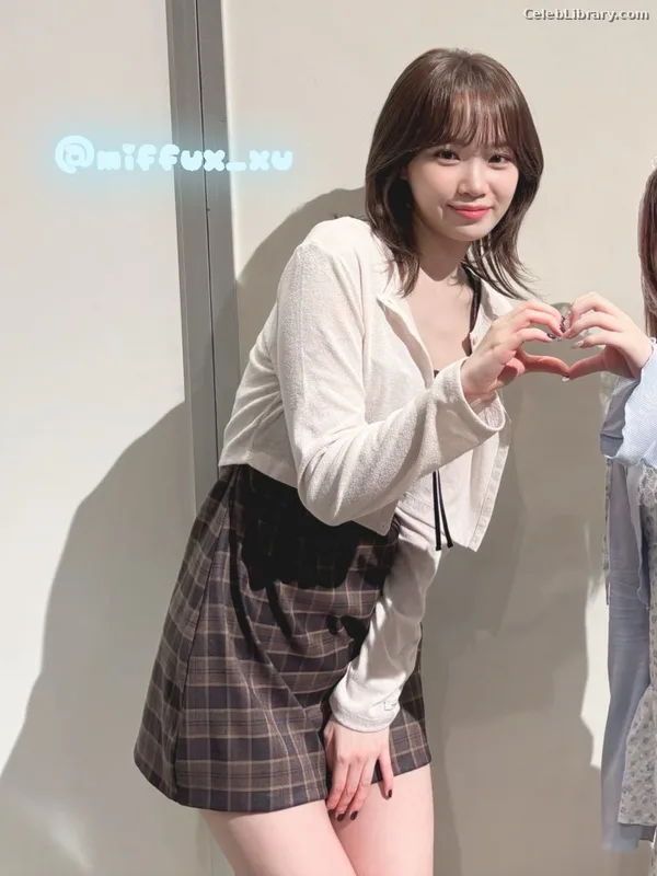 Kim Chaewon 김채원 [Le Sserafim] photo 21 of 2310