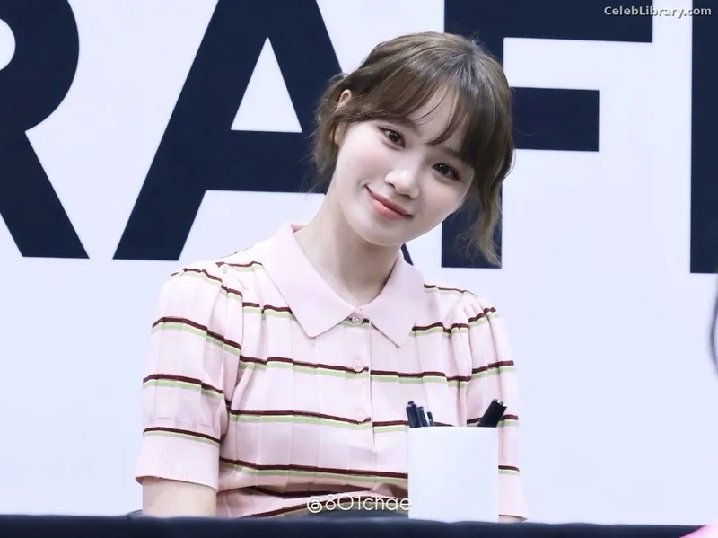 Kim Chaewon 김채원 [Le Sserafim] photo 2 of 2310