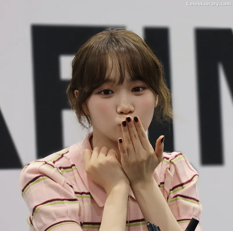 Kim Chaewon 김채원 [Le Sserafim] photo 14 of 2310