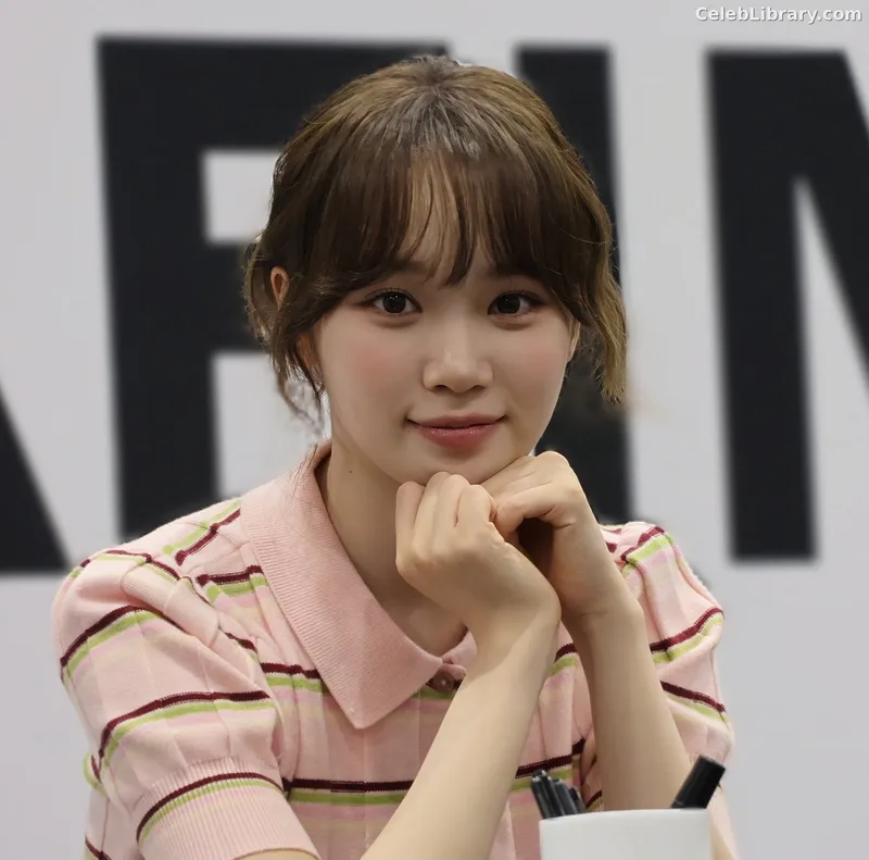 Kim Chaewon 김채원 [Le Sserafim] photo 16 of 2310