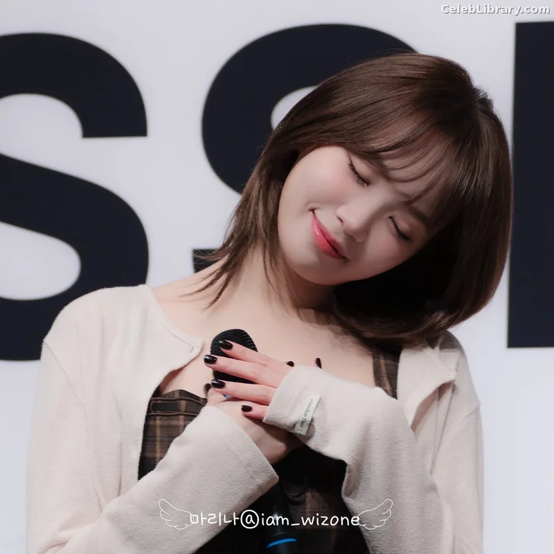 Kim Chaewon 김채원 [Le Sserafim] photo 17 of 2310