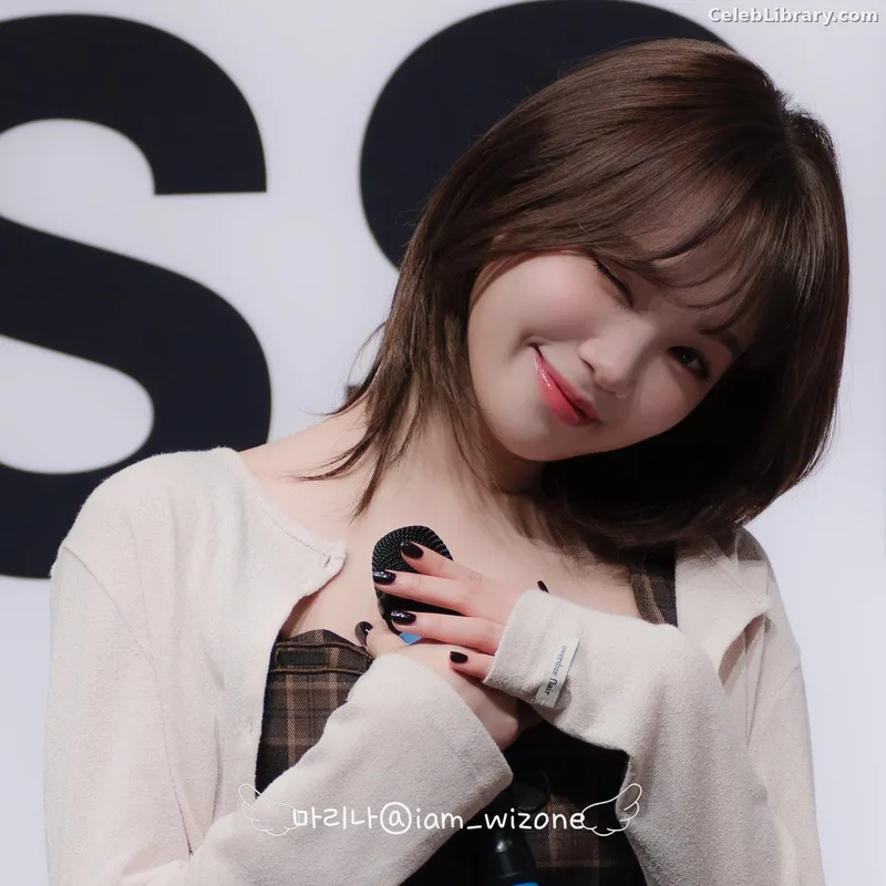 Kim Chaewon 김채원 [Le Sserafim] photo 18 of 2310