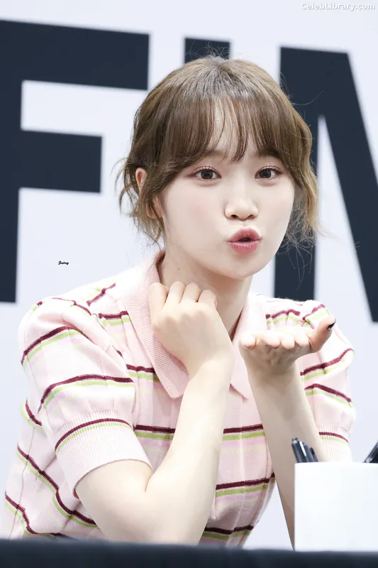 Kim Chaewon 김채원 [Le Sserafim] photo 21 of 2310