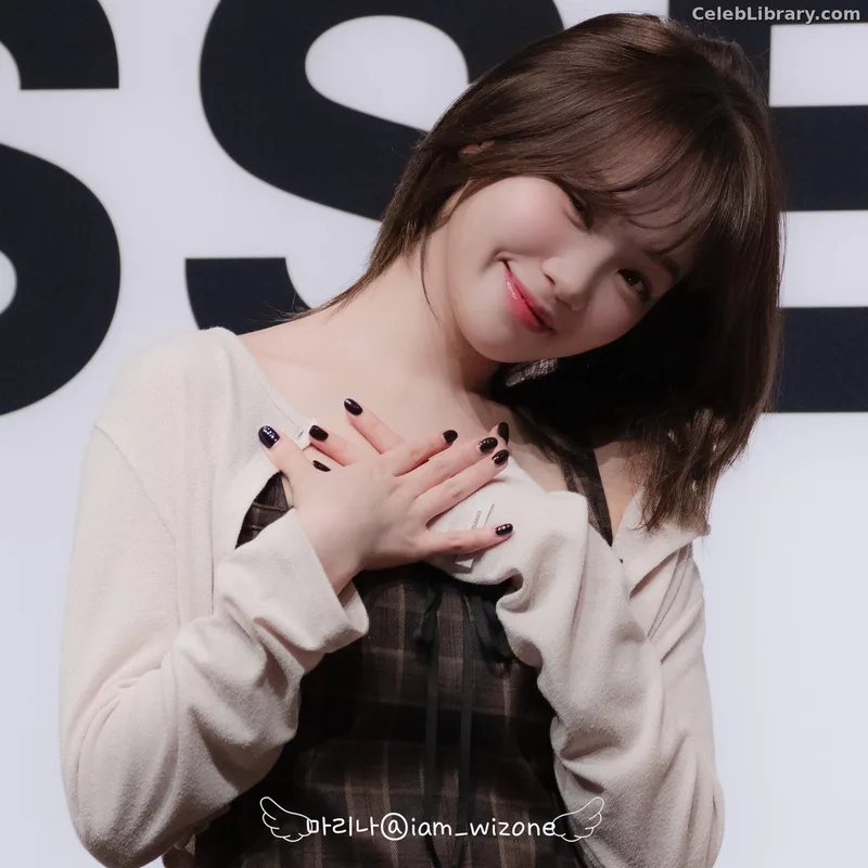 Kim Chaewon 김채원 [Le Sserafim] photo 24 of 2310