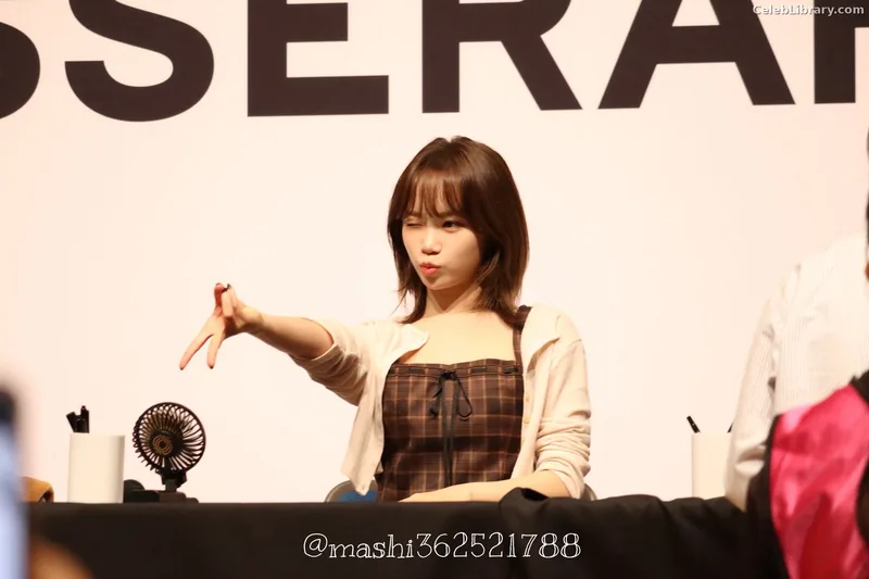 Kim Chaewon 김채원 [Le Sserafim] photo 2 of 2310