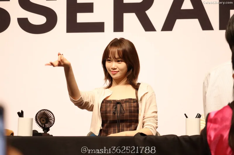 Kim Chaewon 김채원 [Le Sserafim] photo 3 of 2310