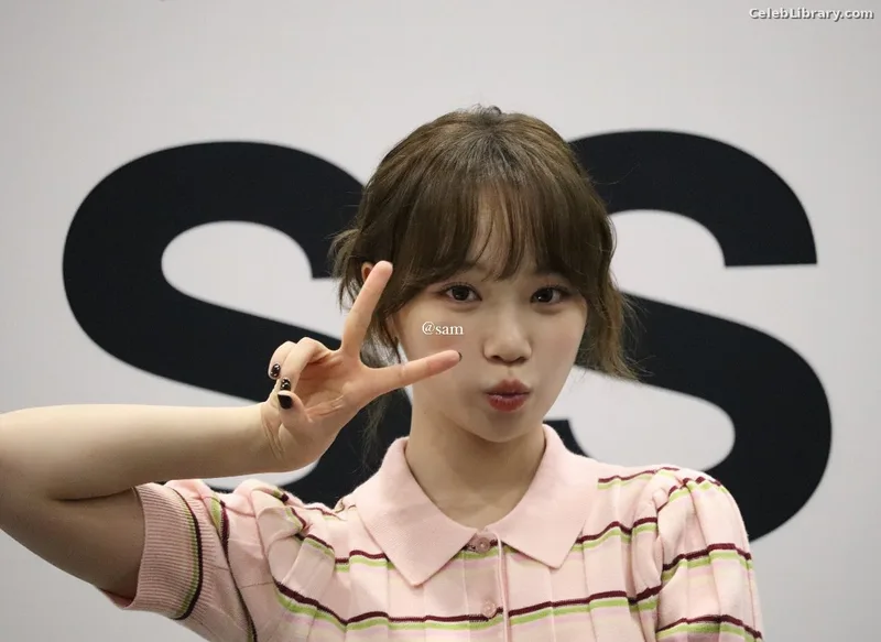 Kim Chaewon 김채원 [Le Sserafim] photo 5 of 2310