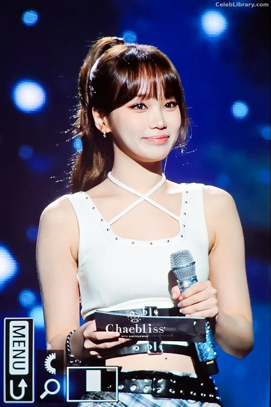 Kim Chaewon 김채원 [Le Sserafim] photo 8 of 2310