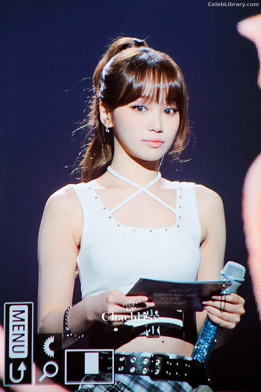 Kim Chaewon 김채원 [Le Sserafim] photo 9 of 2310