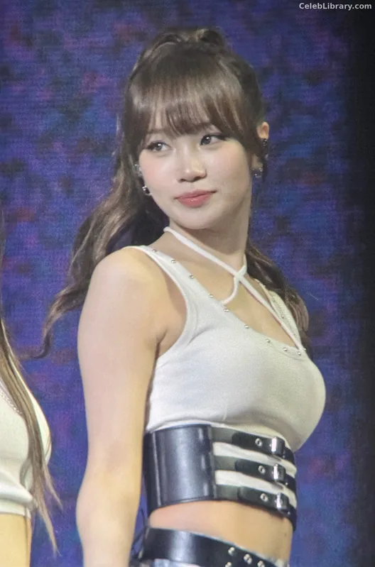 Kim Chaewon 김채원 [Le Sserafim] photo 11 of 2310