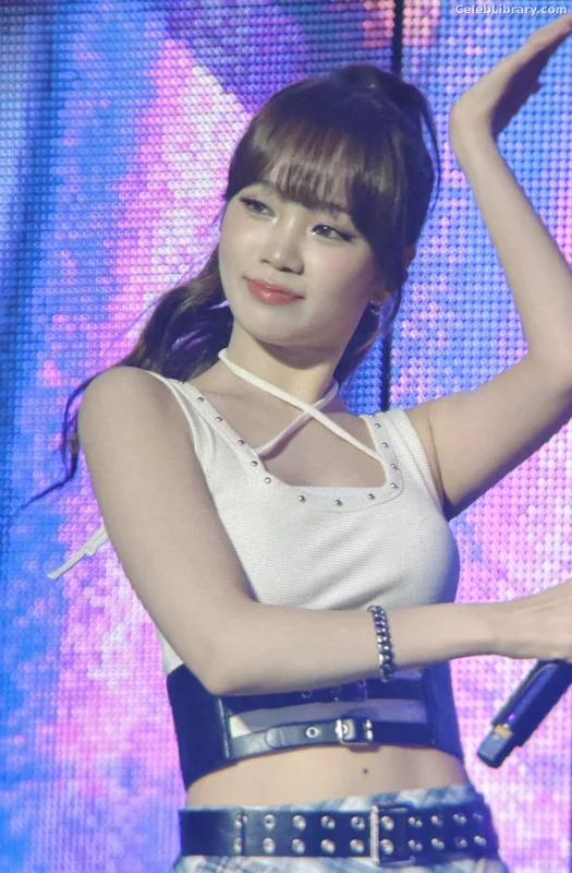 Kim Chaewon 김채원 [Le Sserafim] photo 13 of 2310