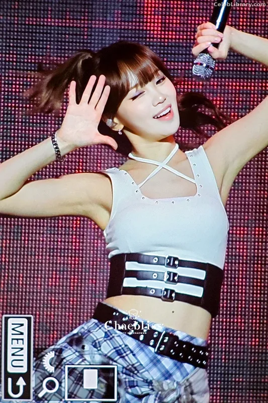 Kim Chaewon 김채원 [Le Sserafim] photo 15 of 2310