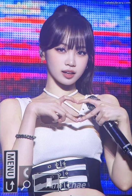 Kim Chaewon 김채원 [Le Sserafim] photo 17 of 2310