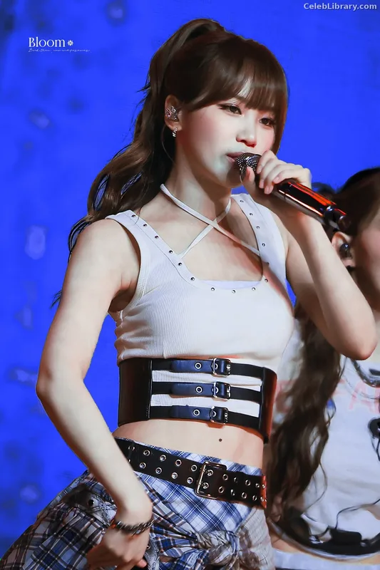 Kim Chaewon 김채원 [Le Sserafim] photo 3 of 2310